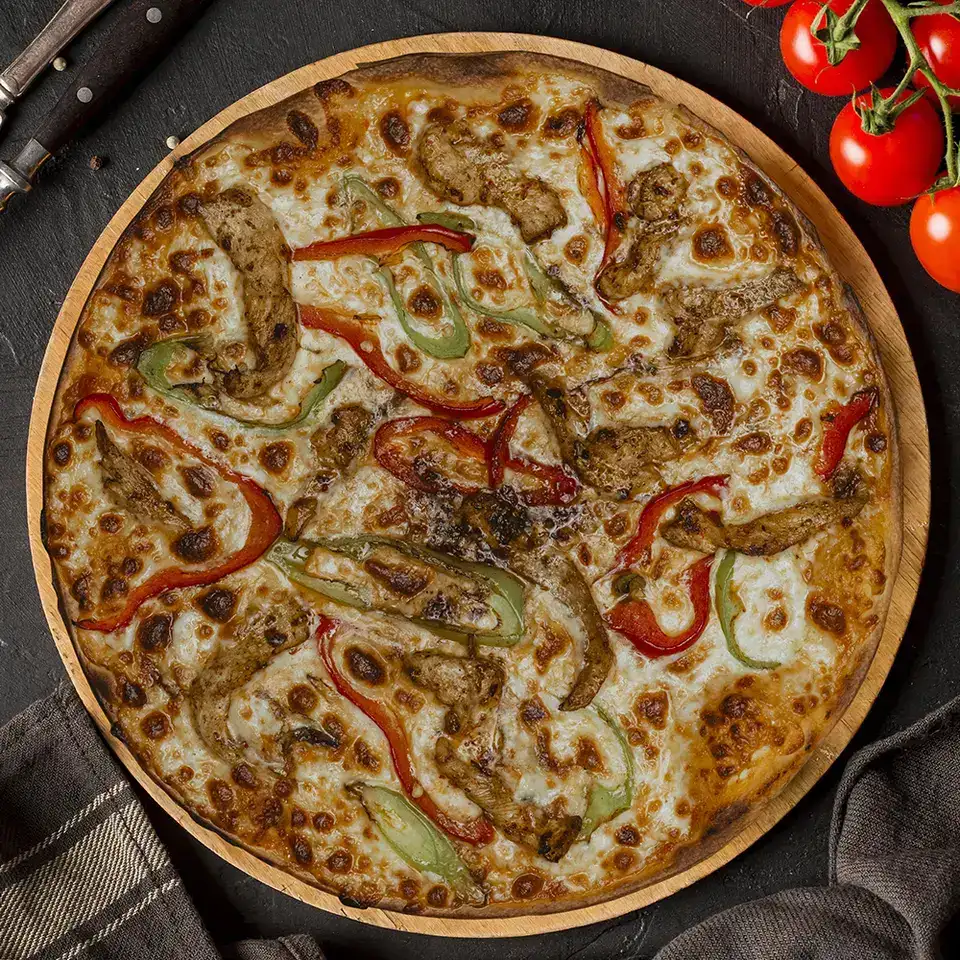 Tavuklu Pizza için hazırlanmış ürün görseli